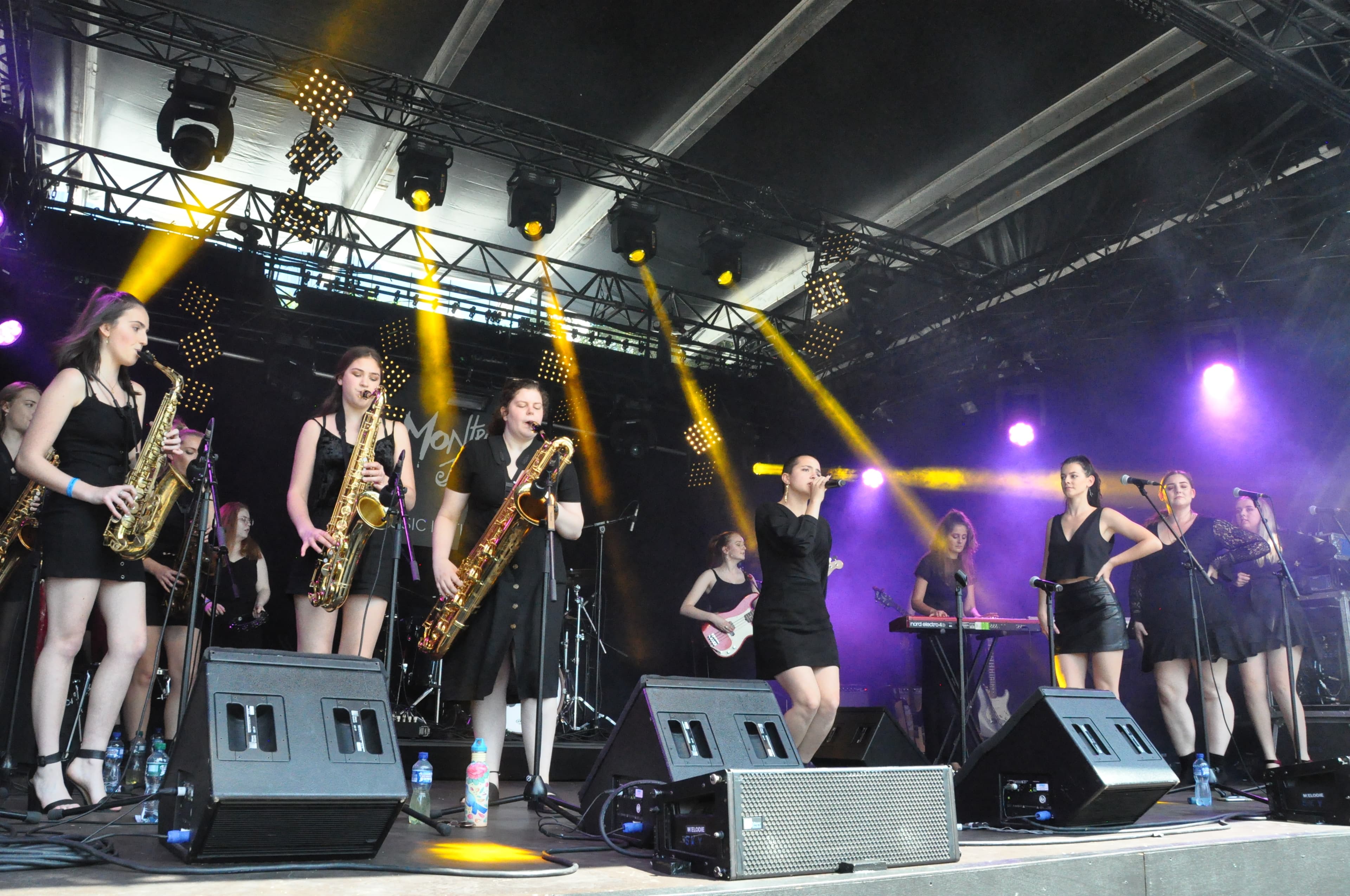 SOUL TRAIN – A JOURNEY THROUGH THE MUSIC GENRE