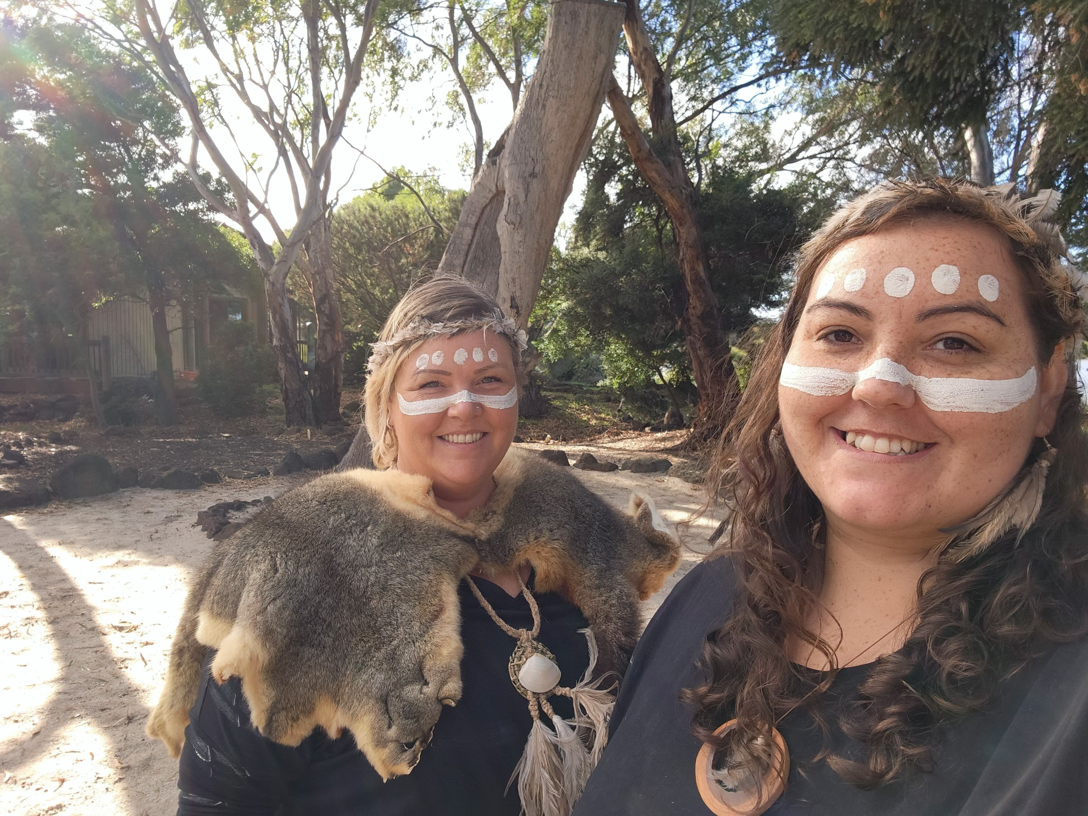 Ngarreemeelee-ngitj (to dance together)